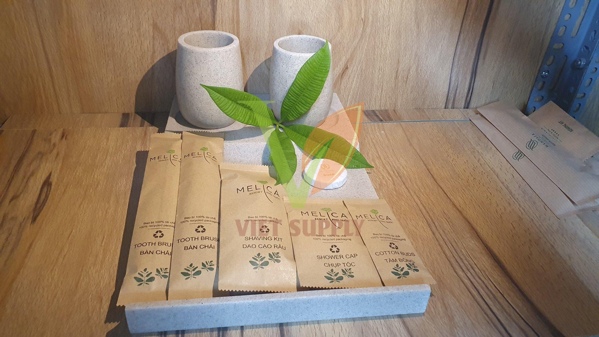 Khay để bàn chải khách sạn