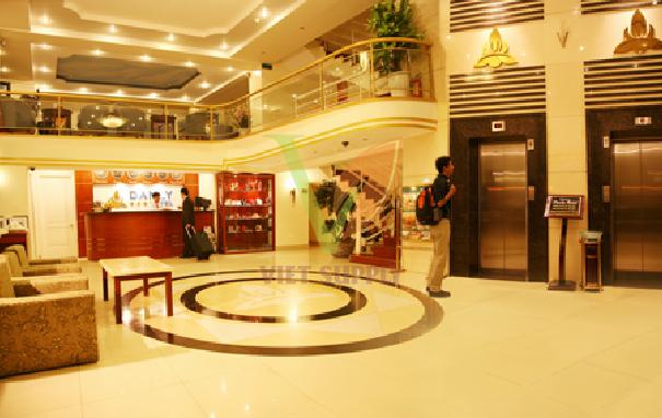 Thùng rác sảnh khách sạn